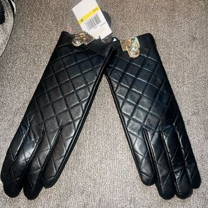 BRAND NEW MICHAEL KORS BLACK LEATHER GLOVES!!